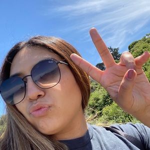 Meet your Posher, Leilani